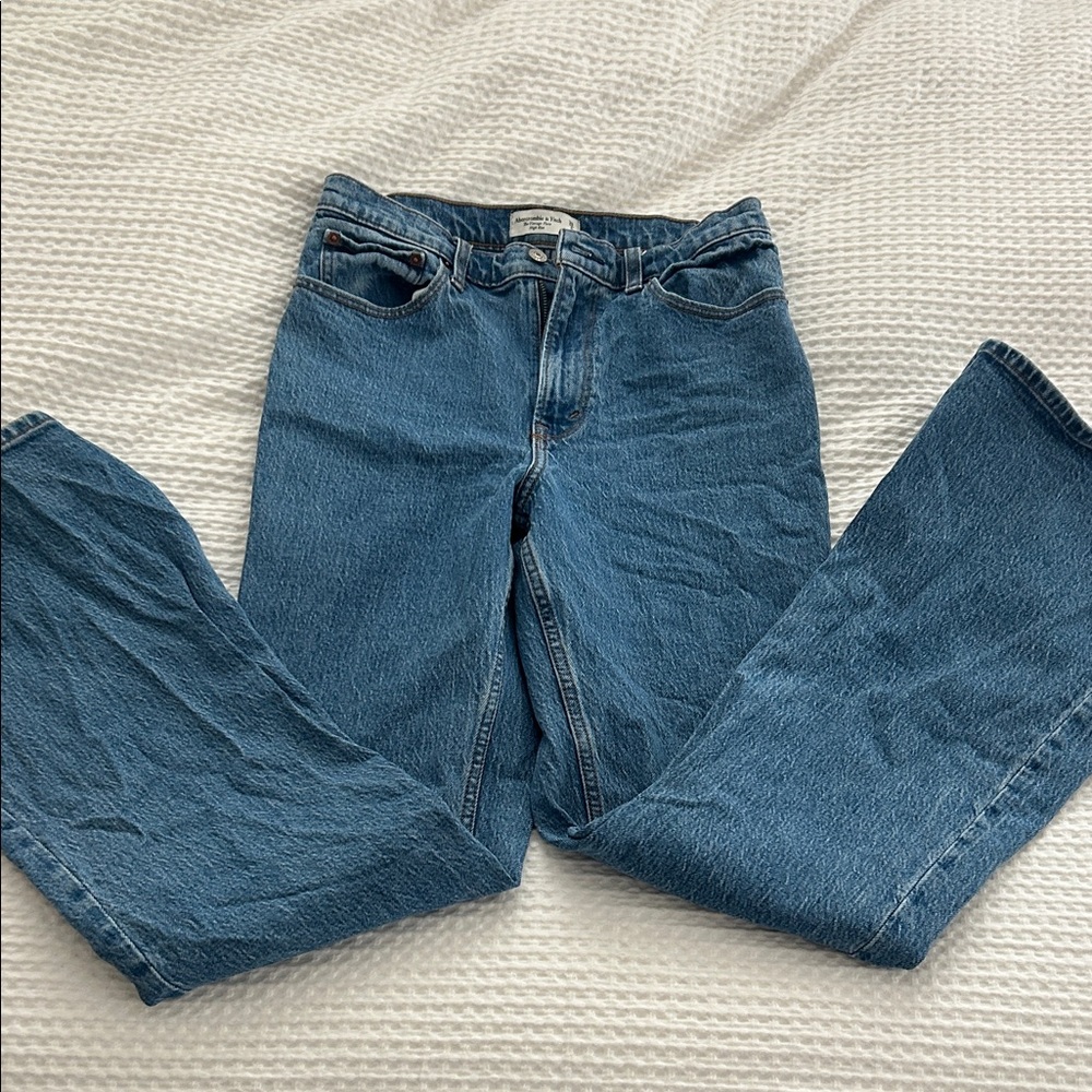Abercrombie & Fitch The Vintage Flare High Rise 28, 6L